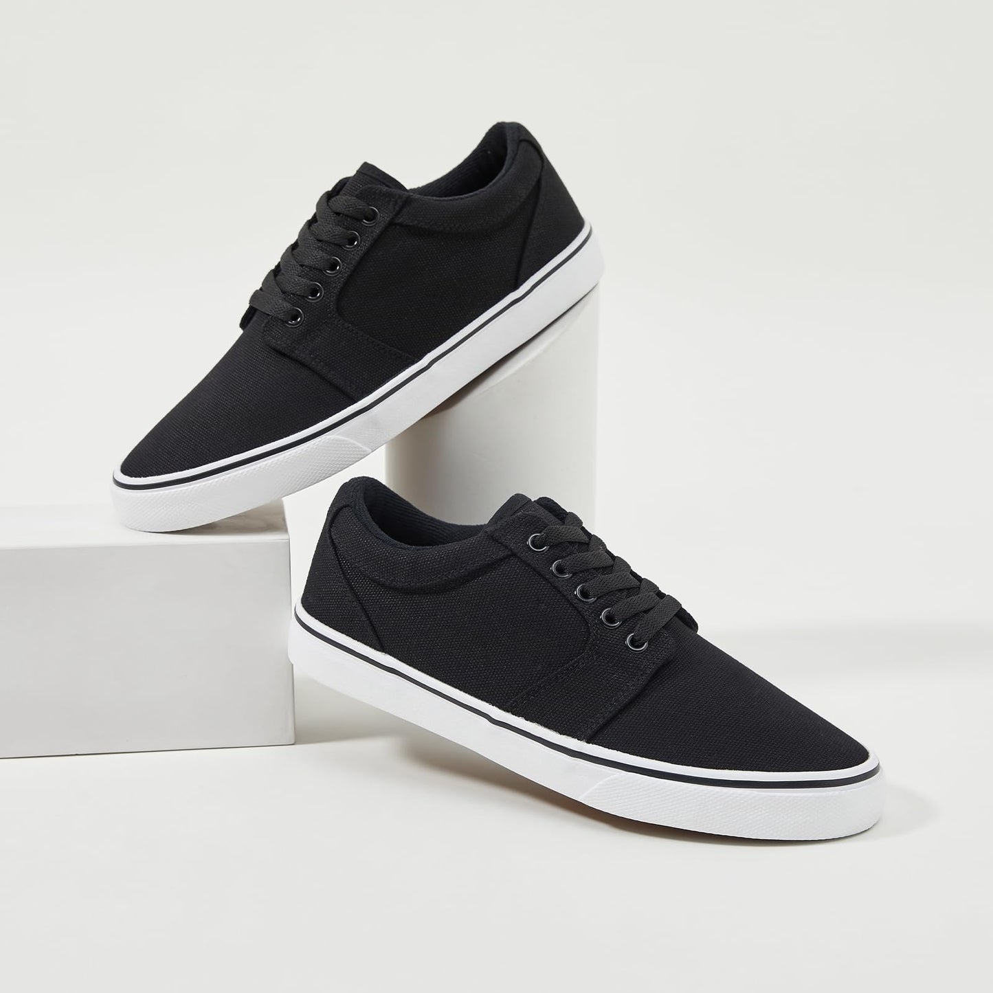 Men’s Low-Top Canvas Sneakers Casual Lace-Up Shoes