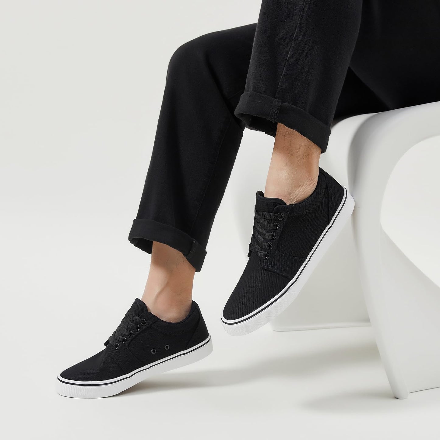 Men’s Low-Top Canvas Sneakers Casual Lace-Up Shoes