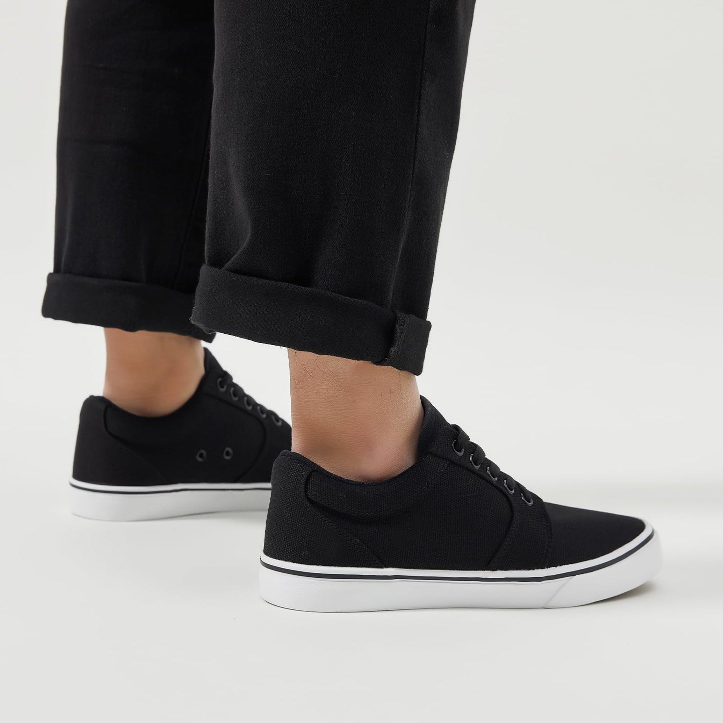 Men’s Low-Top Canvas Sneakers Casual Lace-Up Shoes